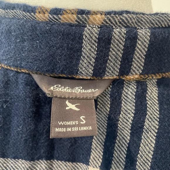 Eddie Bauer Soft Cotton Flannel with Pockets EUC Size Small - Picture 8 of 10